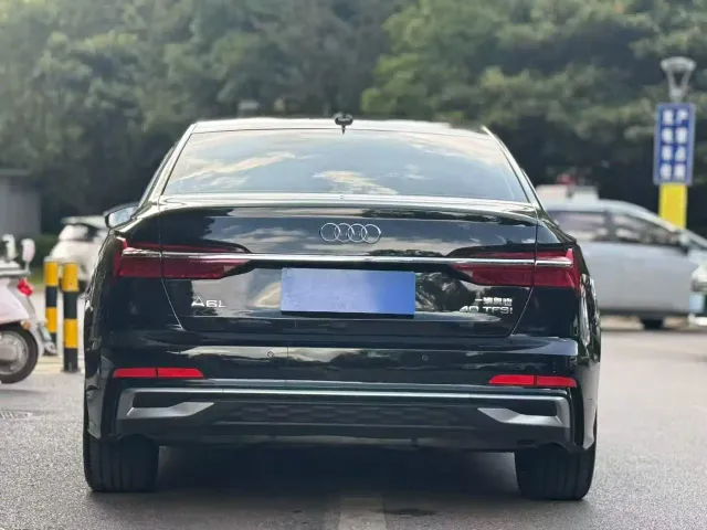 Audi A6L — Фото автомобиля 16