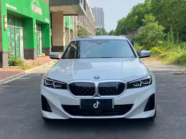 BMW i3 — Фото автомобиля 4