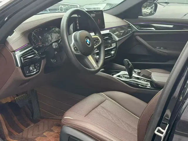 BMW 5 Series — Фото автомобиля 5