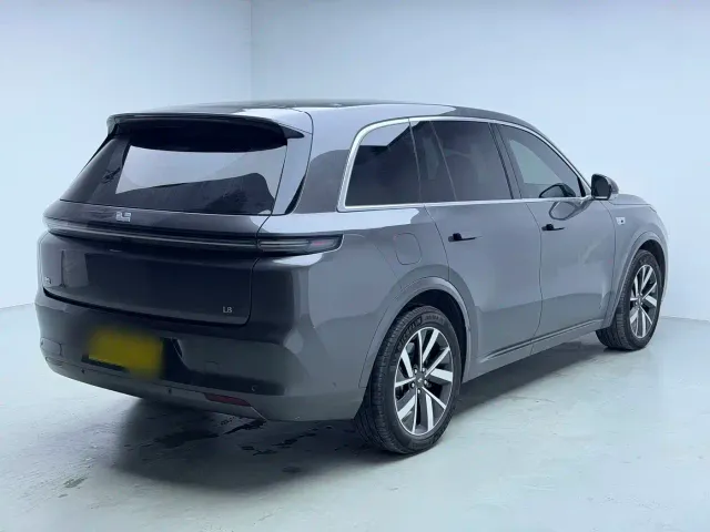 Li Auto L8 — Фото автомобиля 3