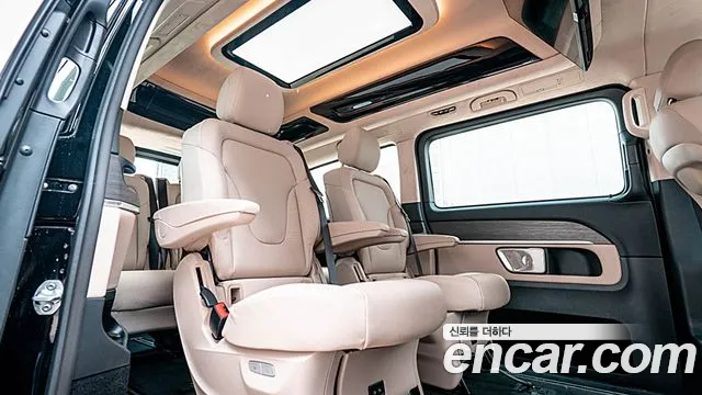 Mercedes-Benz V-Class — Фото автомобиля 16