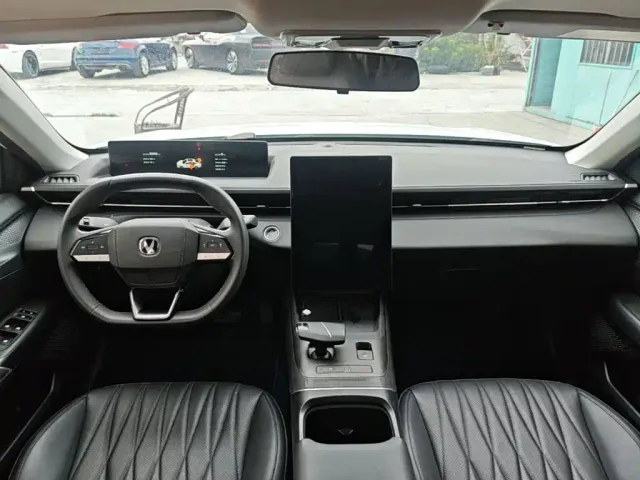 Changan Eado — Фото автомобиля 9