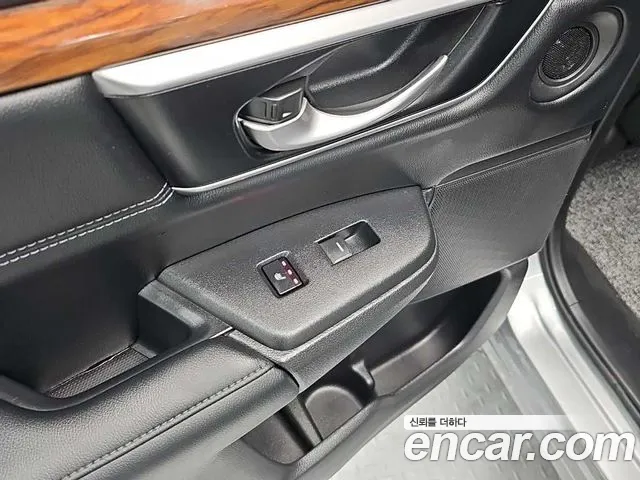 Honda CR-V CR-V 5-е поколение 2.0 гибрид Touring 4WD — Фото автомобиля 13