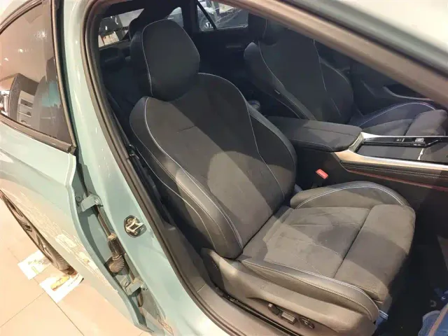 Volkswagen Passat — Фото автомобиля 24