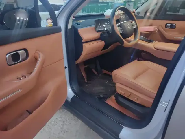 Leapmotor Leapmotor C16 2026 Model Year EREV 280 LiDAR Premium Edition 6-Seater — Фото автомобиля 12
