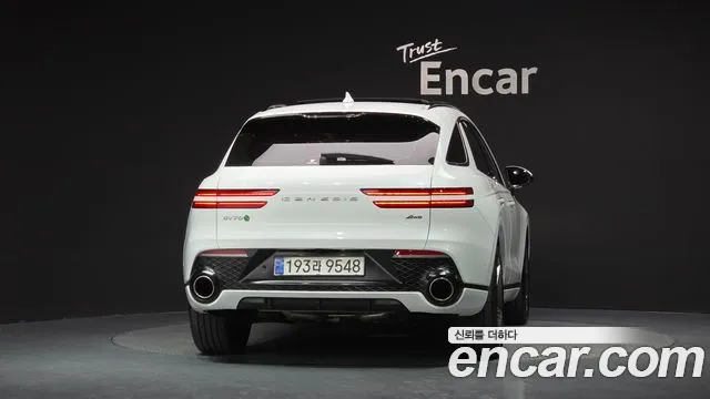 Genesis GV70 — Фото автомобиля 4