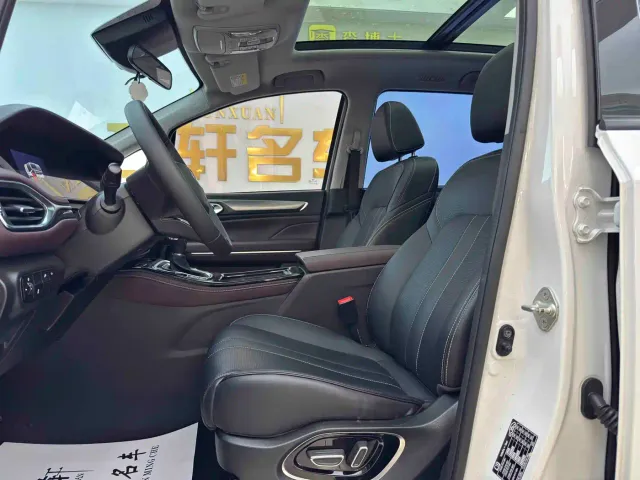 GAC Trumpchi M6 — Фото автомобиля 12