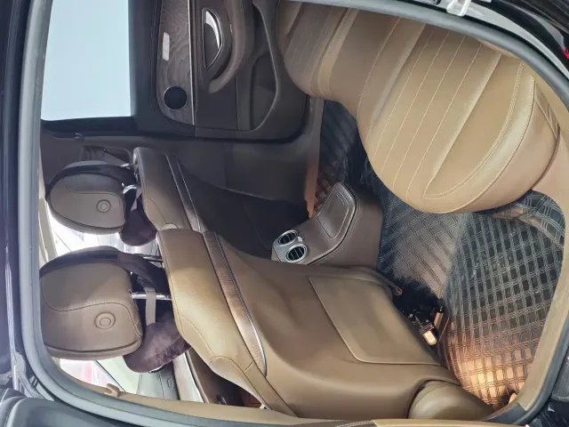 Mercedes-Benz E-Class — Фото автомобиля 6