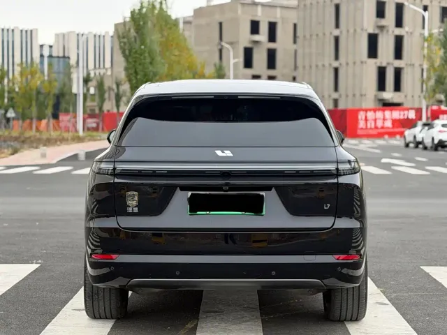 Li Auto L7 — Фото автомобиля 5