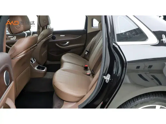 Mercedes-Benz E-Class — Фото автомобиля 7
