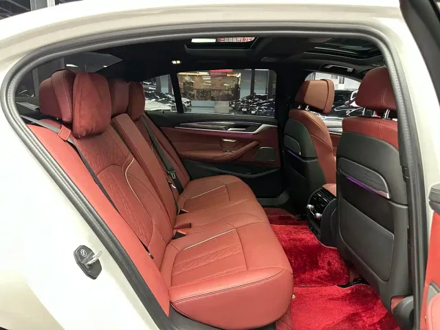 BMW 5 Series — Фото автомобиля 6