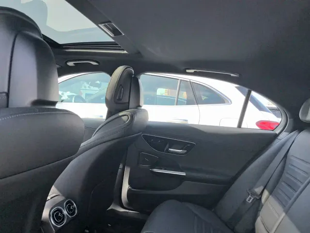 Mercedes-Benz C-Class — Фото автомобиля 10