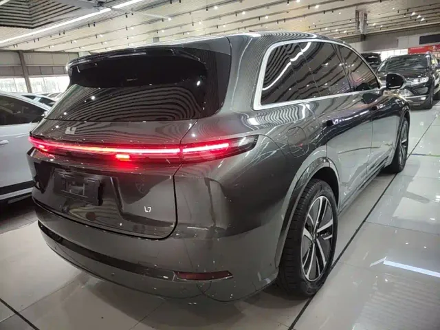 Li Auto L7 — Фото автомобиля 6