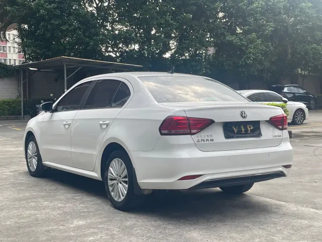 Volkswagen Lavida — Фото автомобиля 6