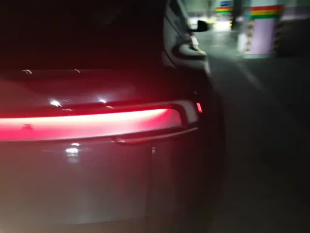 Tesla Model Y — Фото автомобиля 7