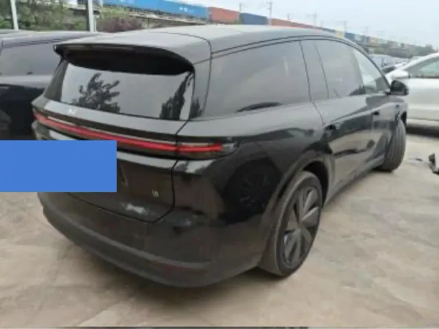 Li Auto i8 — Фото автомобиля 6