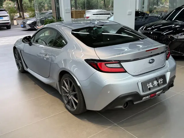 Subaru BRZ — Фото автомобиля 5