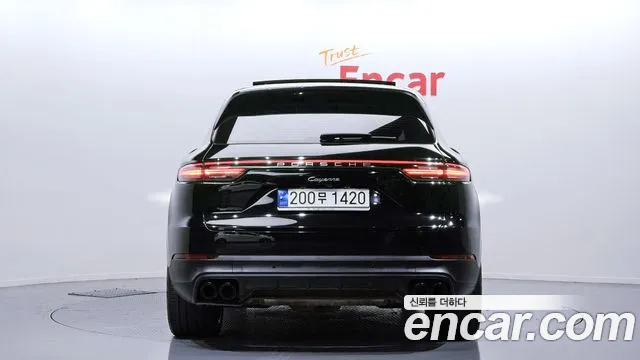 Porsche Cayenne — Фото автомобиля 4