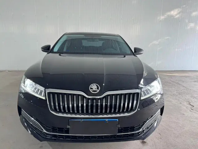 Skoda Superb — Фото автомобиля 3