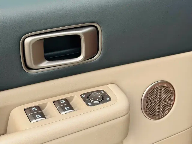 Li Auto MEGA — Фото автомобиля 6