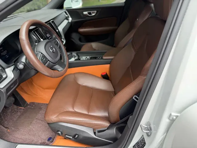 Volvo S60 — Фото автомобиля 6