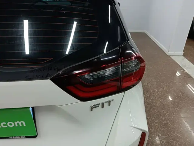 Honda Fit — Фото автомобиля 7