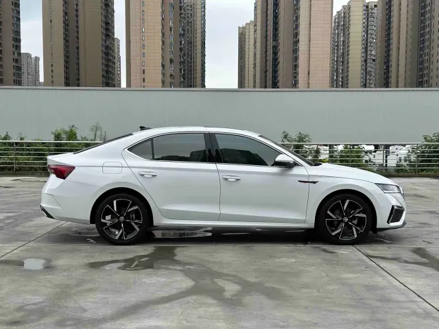 Skoda Octavia — Фото автомобиля 8