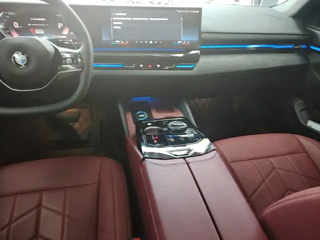 BMW 5 Series — Фото автомобиля 12