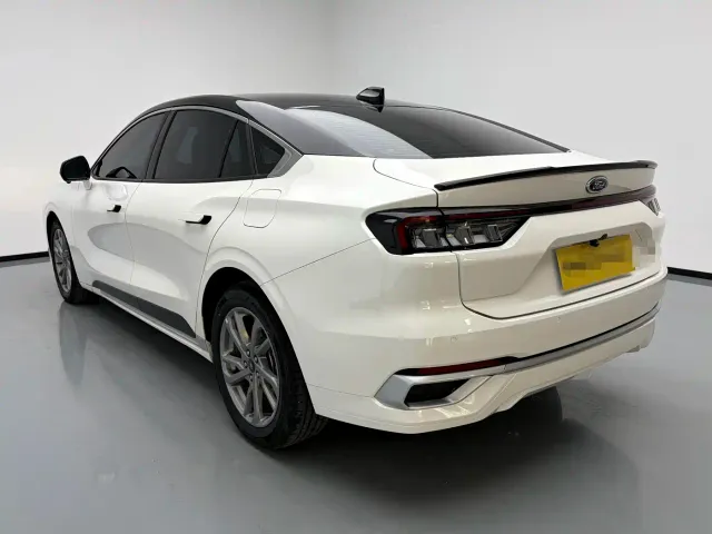 Ford Mondeo — Фото автомобиля 6