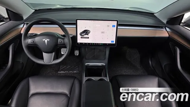 Tesla Model 3 — Фото автомобиля 9