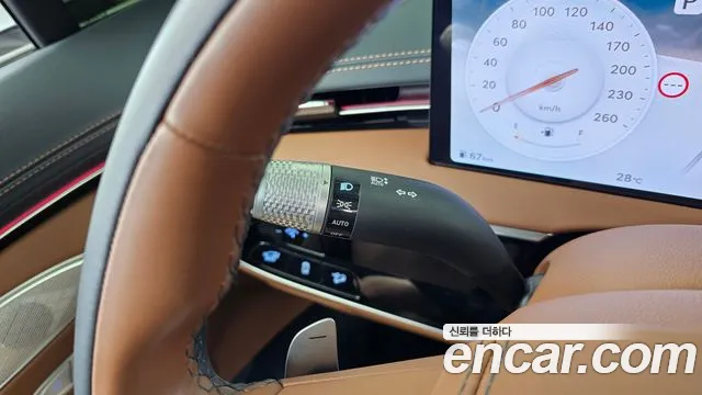Genesis GV70 2.5T Бензин 2WD — Фото автомобиля 30