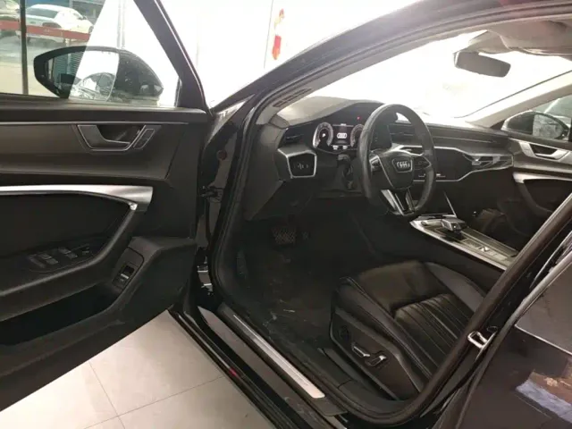 Audi A6L — Фото автомобиля 15