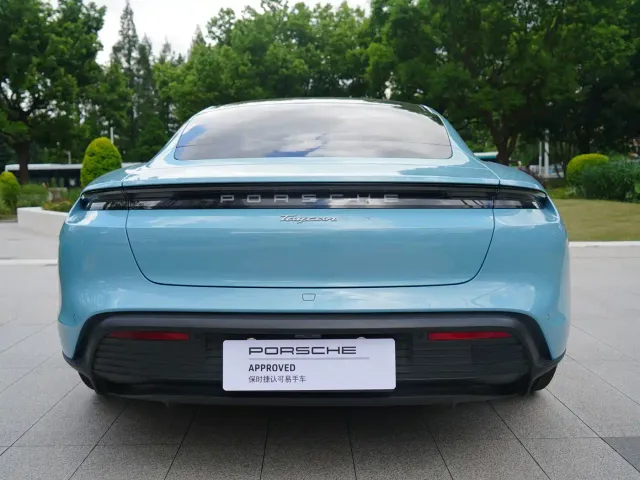 Porsche Taycan — Фото автомобиля 18