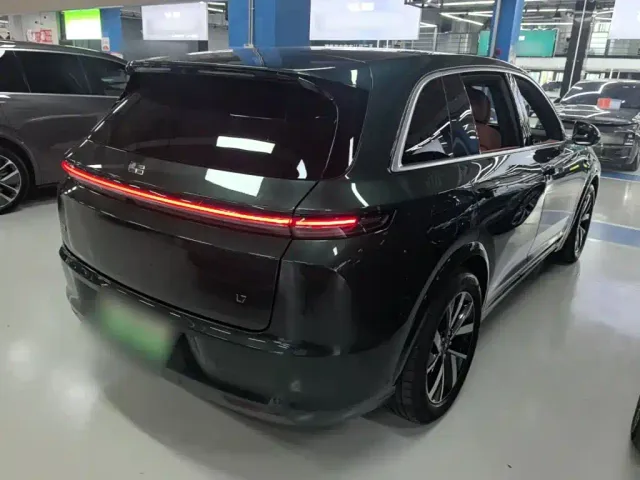 Li Auto L7 — Фото автомобиля 6