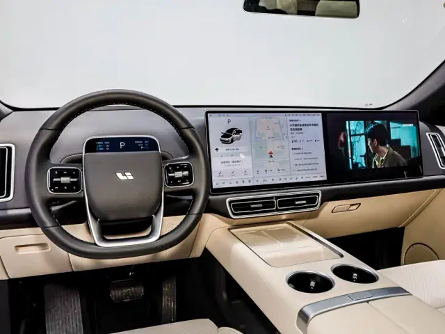 Li Auto L7 — Фото автомобиля 20