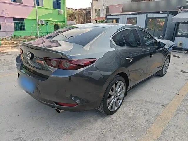 Mazda Axela — Фото автомобиля 6