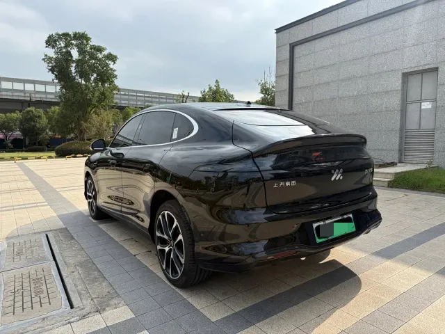IM Motors LS6 — Фото автомобиля 17