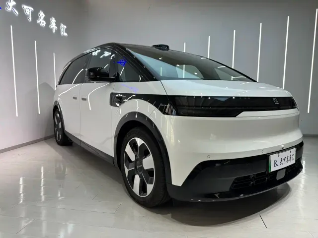 Zeekr Mix — Фото автомобиля 3