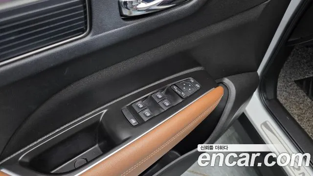 Renault-KoreaSamsung QM6 Новый QM6 2.0 LPe RE Signature 2WD — Фото автомобиля 25