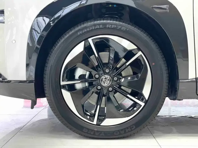 Toyota BoZhi 3X — Фото автомобиля 15