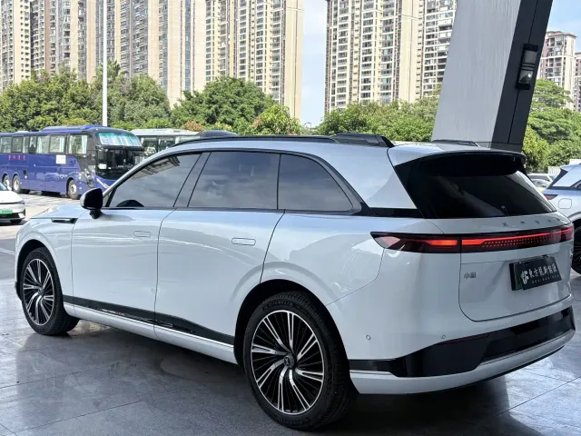 Xpeng G9 — Фото автомобиля 7
