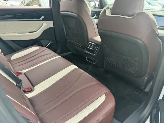 Geely Xingyue L — Фото автомобиля 12