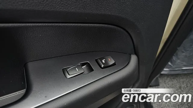 KG_Mobility_Ssangyong Musso Musso (Q300) Дизель 2.2 4WD — Фото автомобиля 17