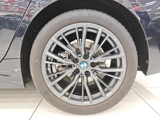 BMW 3 Series — Фото автомобиля 18
