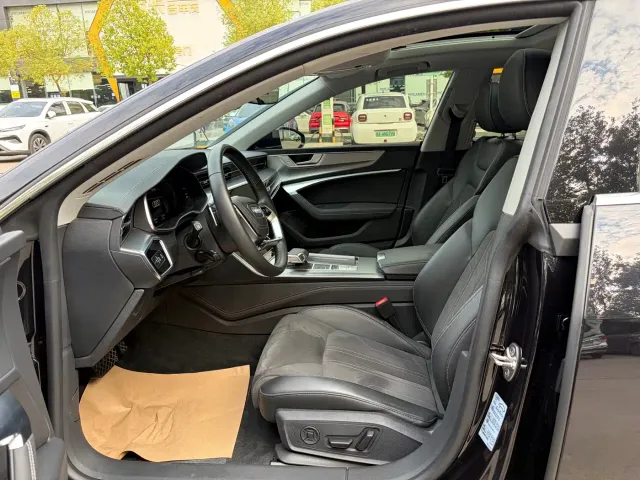 Audi A7L — Фото автомобиля 5