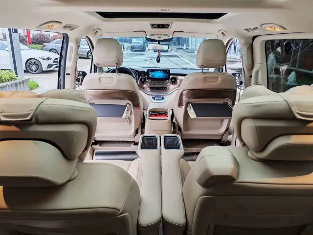 Mercedes-Benz V-Class — Фото автомобиля 25