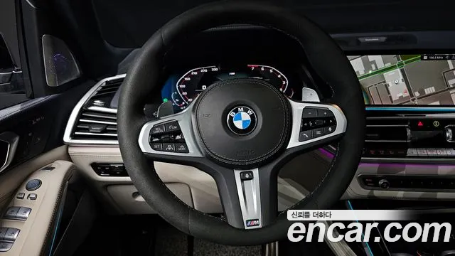 BMW X7 xDrive 40i M Sport Онлайн Exclusive Edition 6 мест — Фото автомобиля 12
