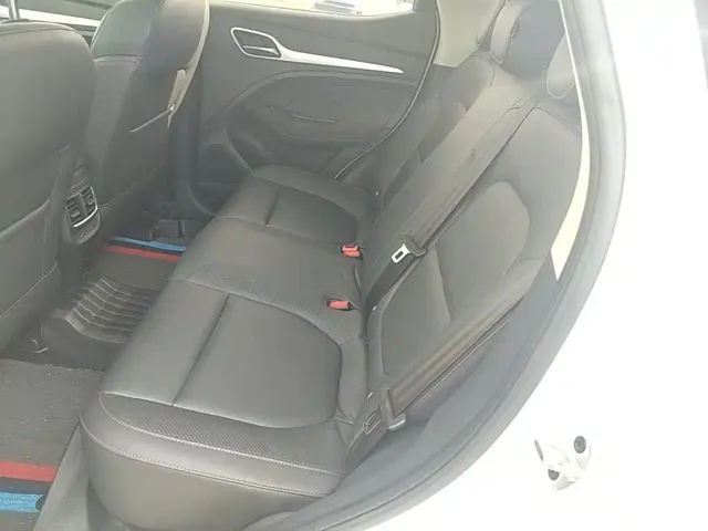MG ZS — Фото автомобиля 16