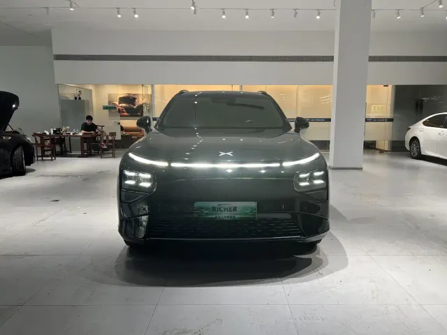 Xpeng G9 — Фото автомобиля 2