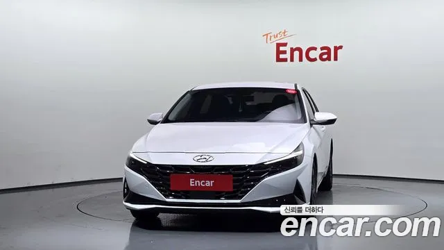 Hyundai Avante — Фото автомобиля 3